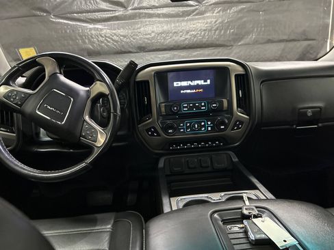 Used 2018 GMC Sierra 1500 Denali w/ Denali Ultimate Package AWD/4WD image 11