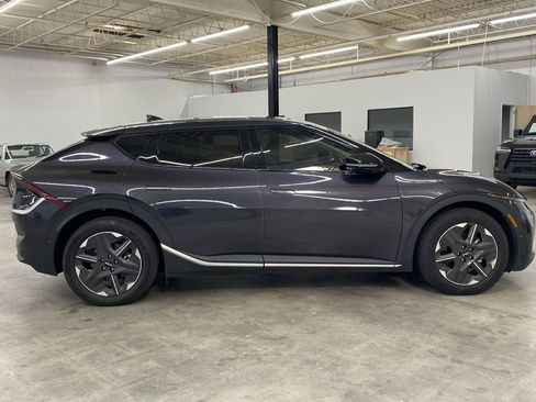 Used 2025 Kia EV6 Light w/ Light LR Technology Package RWD image 6