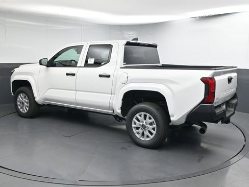 New 2025 Toyota Tacoma SR image 6