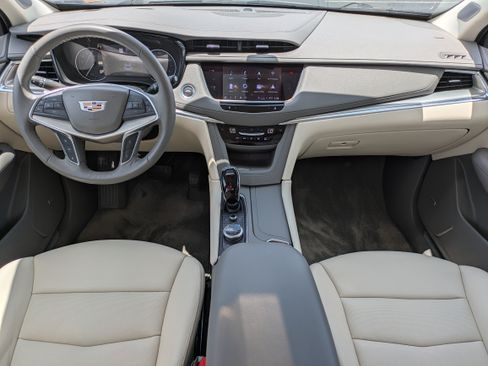 Certified 2023 Cadillac XT5 Premium Luxury w/ LPO, Premium Carpet Package FWD image 13