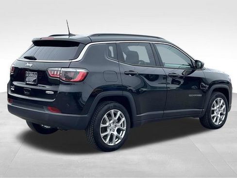 Used 2022 Jeep Compass Latitude w/ Sun and Sound Group image 7