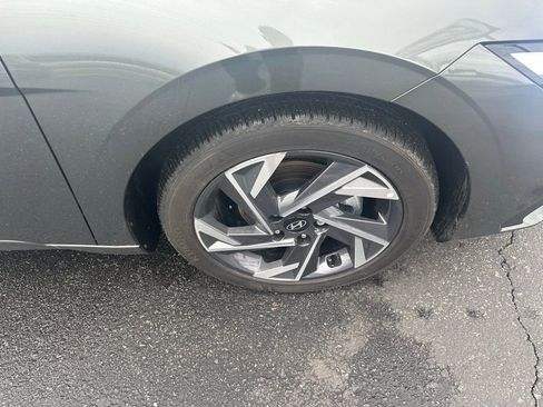 Used 2025 Hyundai Elantra Sport FWD image 31