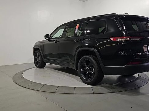 Used 2023 Jeep Grand Cherokee L Laredo AWD/4WD image 3