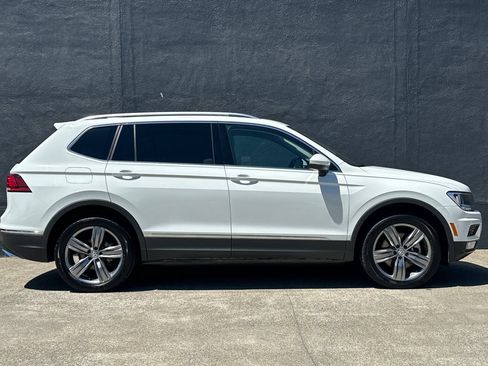 Used 2020 Volkswagen Tiguan SEL AWD/4WD image 8