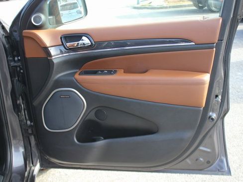 Used 2020 Jeep Grand Cherokee Overland image 33