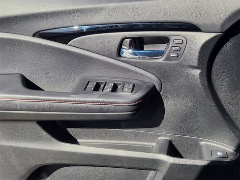 Used 2025 Honda Ridgeline Black Edition image 16