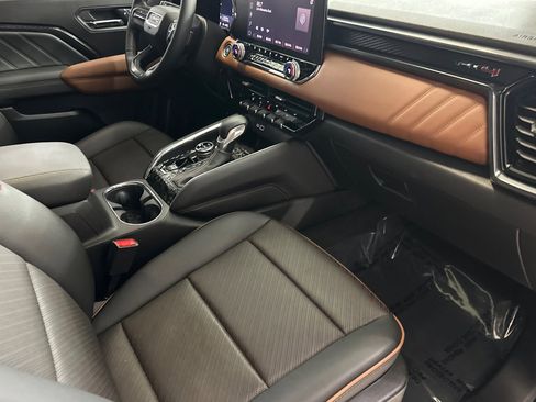 Used 2023 GMC Canyon AT4 w/ AT4 Premium Package image 31