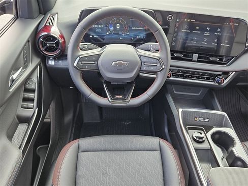 New 2026 Chevrolet Equinox RS w/ LPO, Floor Liner Package image 5