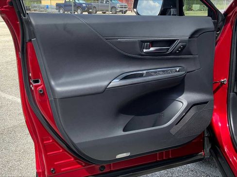 Used 2024 Toyota Venza Limited image 20