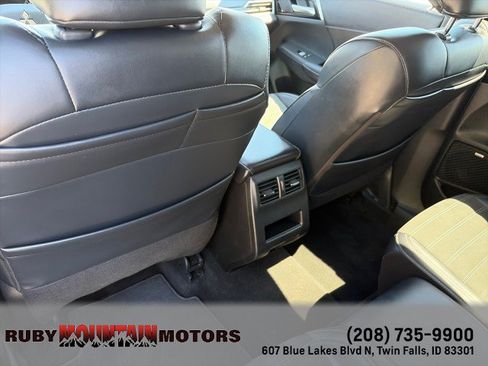 Used 2025 Mitsubishi Outlander SE AWD/4WD image 25