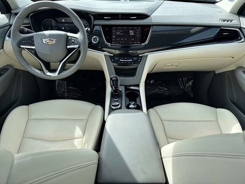 Certified 2024 Cadillac XT6 Premium Luxury image 16