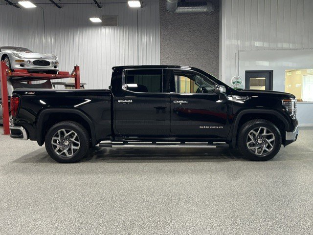 Certified 2023 GMC Sierra 1500 SLT w/ SLT Premium Package AWD/4WD image 7