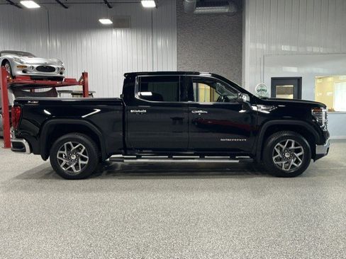 Certified 2023 GMC Sierra 1500 SLT w/ SLT Premium Package AWD/4WD image 7