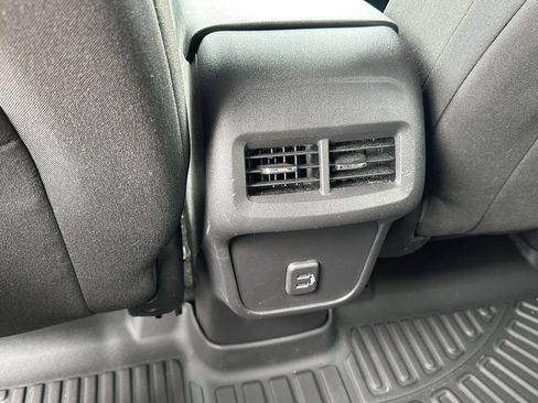 Used 2021 Chevrolet Equinox LT FWD image 13