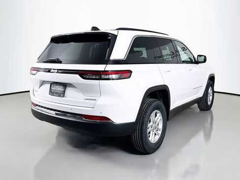 New 2025 Jeep Grand Cherokee Laredo image 7