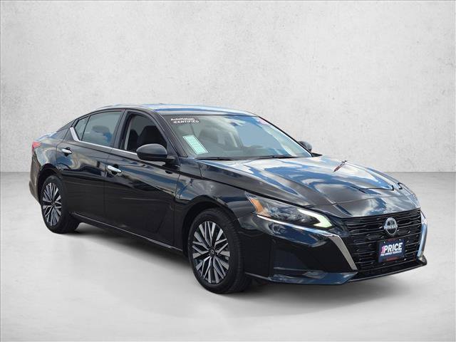 Used 2025 Nissan Altima 2.5 SV FWD image 3