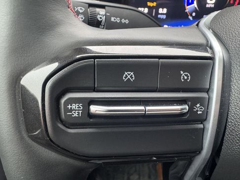 Used 2024 Chevrolet Colorado Z71 w/ Z71 Convenience Package 2 image 16