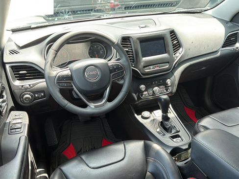 Used 2020 Jeep Cherokee Latitude Plus AWD/4WD image 18
