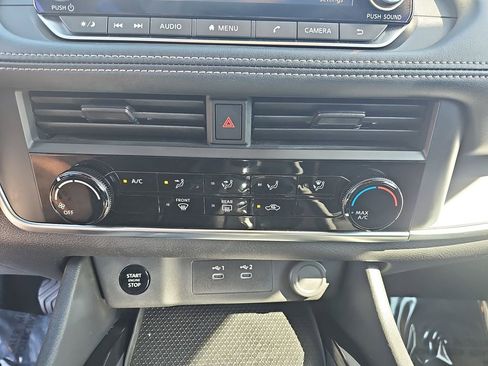 Used 2024 Nissan Rogue S AWD/4WD image 25