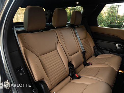 Used 2023 Land Rover Discovery HSE R-Dynamic image 32