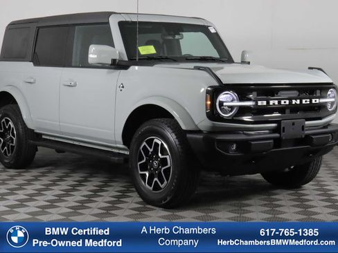 Used 2023 Ford Bronco Outer Banks AWD/4WD image 1