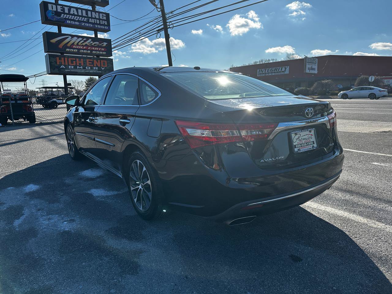 Used 2018 Toyota Avalon XLE Premium w/ All Weather Liner Package FWD image 7