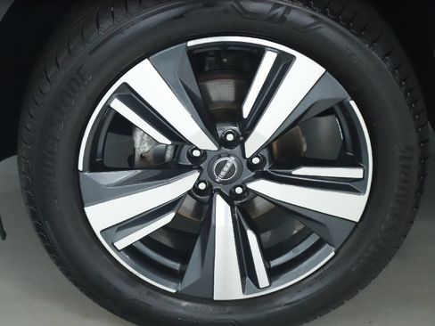Used 2023 Nissan Rogue SL AWD/4WD image 38