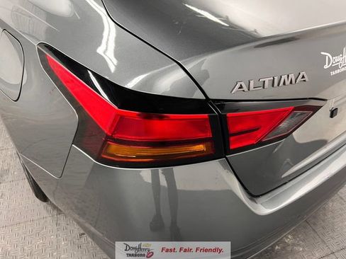 Used 2025 Nissan Altima 2.5 SV FWD image 14