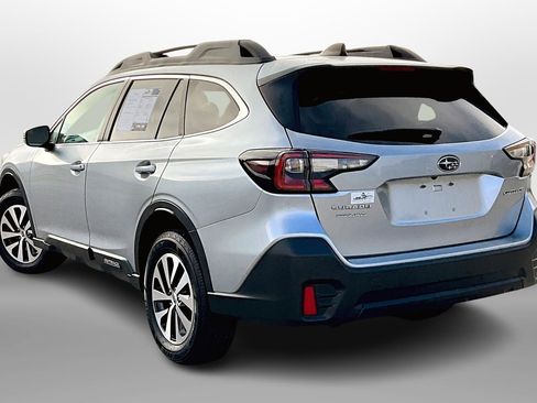 Used 2021 Subaru Outback Premium image 10