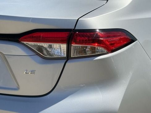 Used 2025 Toyota Corolla LE FWD image 7