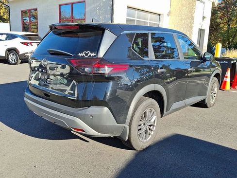 Used 2023 Nissan Rogue S image 9