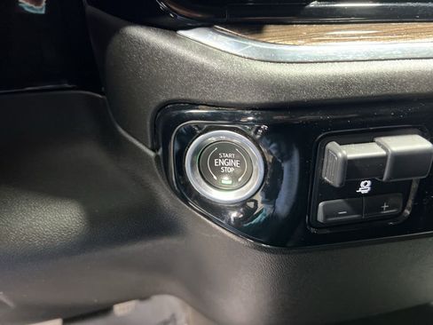 Used 2024 Chevrolet Silverado 2500 LT image 32