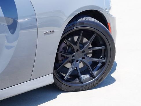 Used 2019 Dodge Charger R/T RWD image 9