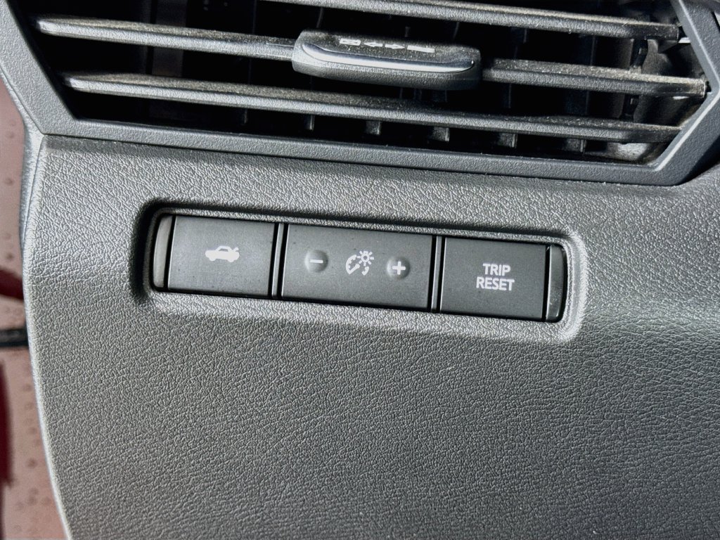 Used 2025 Nissan Altima 2.5 SV FWD image 16