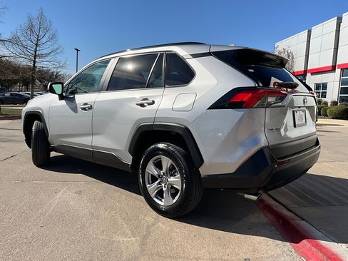 Used 2025 Toyota RAV4 XLE image 8