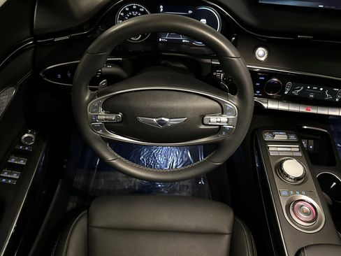 Used 2023 Genesis GV70 2.5T image 14