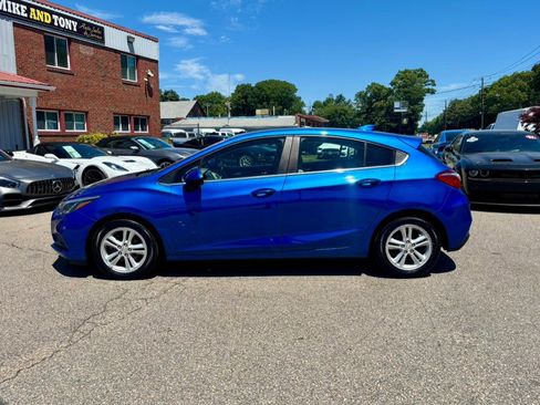 Used 2017 Chevrolet Cruze LT w/ Convenience Package FWD image 5