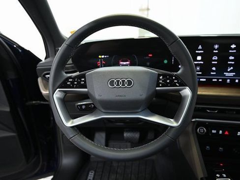 Used 2025 Audi Q5 Premium Plus AWD/4WD image 3