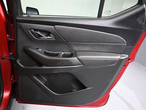 Used 2023 Chevrolet Traverse RS image 50