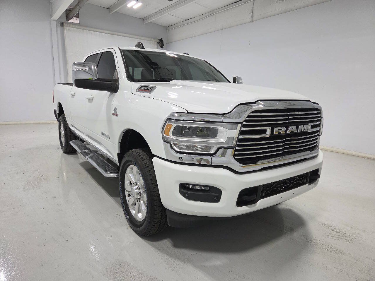 Used 2023 RAM 2500 Laramie AWD/4WD image 3