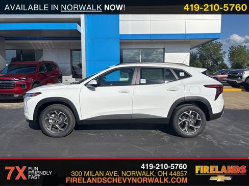 New 2025 Chevrolet Trax LT w/ Sunroof Package image 6