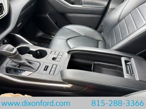 Used 2023 Toyota Highlander XLE AWD/4WD image 14