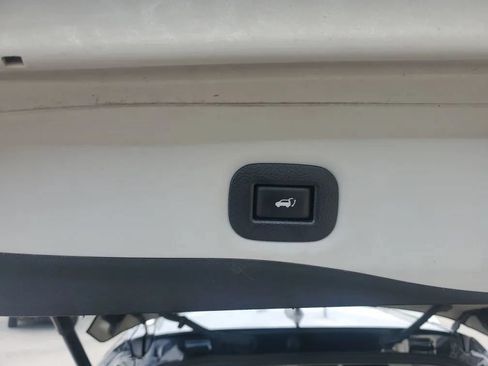 Used 2016 Nissan Rogue SL AWD/4WD image 11