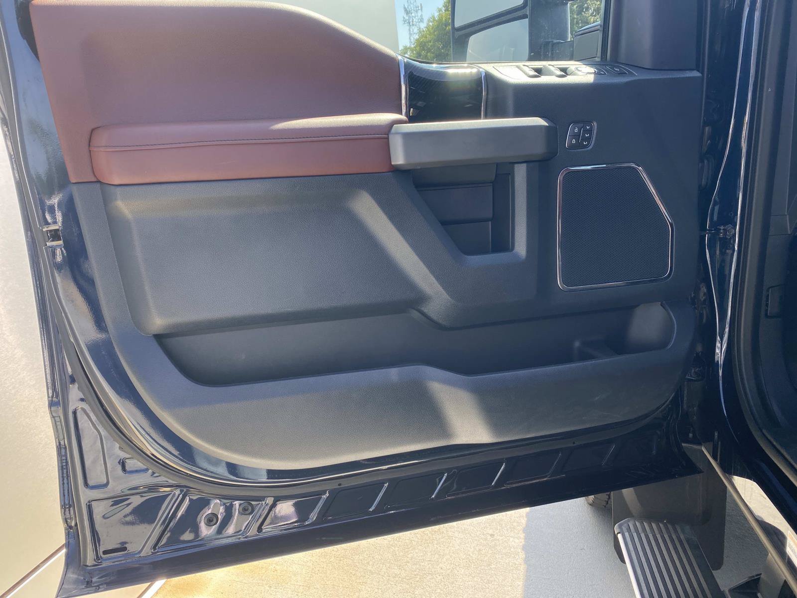 Used 2022 Ford F450 Platinum w/ FX4 Off-Road Package AWD/4WD image 16
