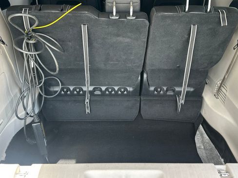 Used 2023 Chrysler Pacifica Touring-L FWD image 16