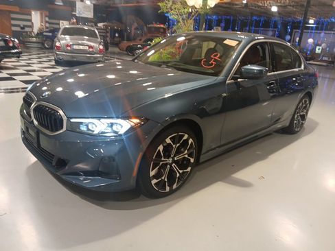 Used 2025 BMW 330i xDrive Sedan w/ Premium Package AWD/4WD image 6