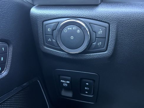 Used 2019 Ford F150 Lariat w/ Equipment Group 502A Luxury image 27