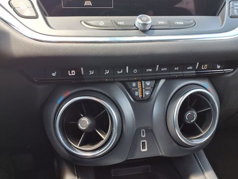 Used 2024 Chevrolet Blazer LT w/ Convenience Package FWD image 30