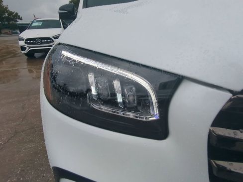 New 2026 Mercedes-Benz GLS 580 4MATIC image 23