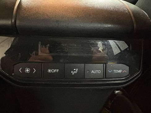 Used 2022 Toyota Highlander XLE AWD/4WD image 17